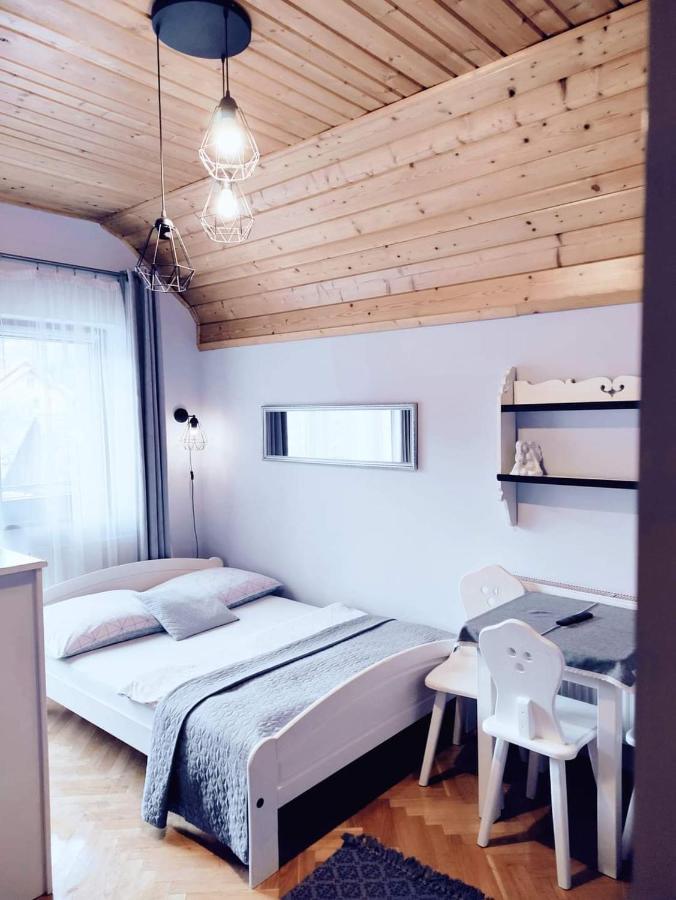 Podkowa Hotel Мисленице Екстериор снимка