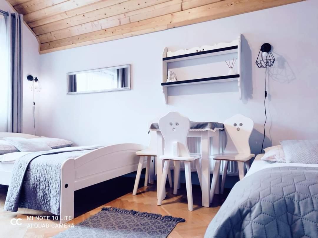 Podkowa Hotel Мисленице Екстериор снимка