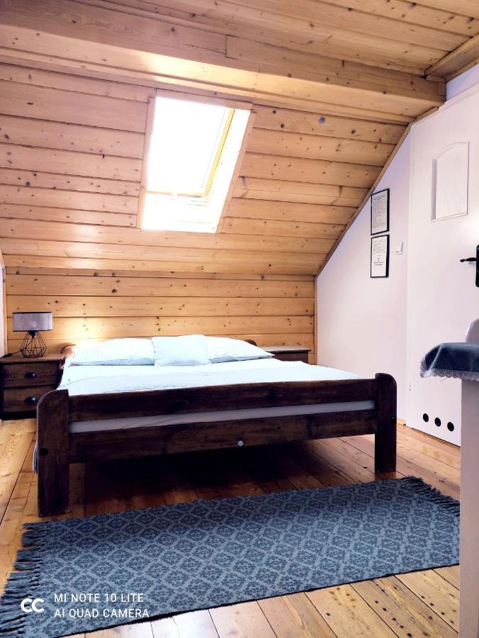 Podkowa Hotel Мисленице Стая снимка