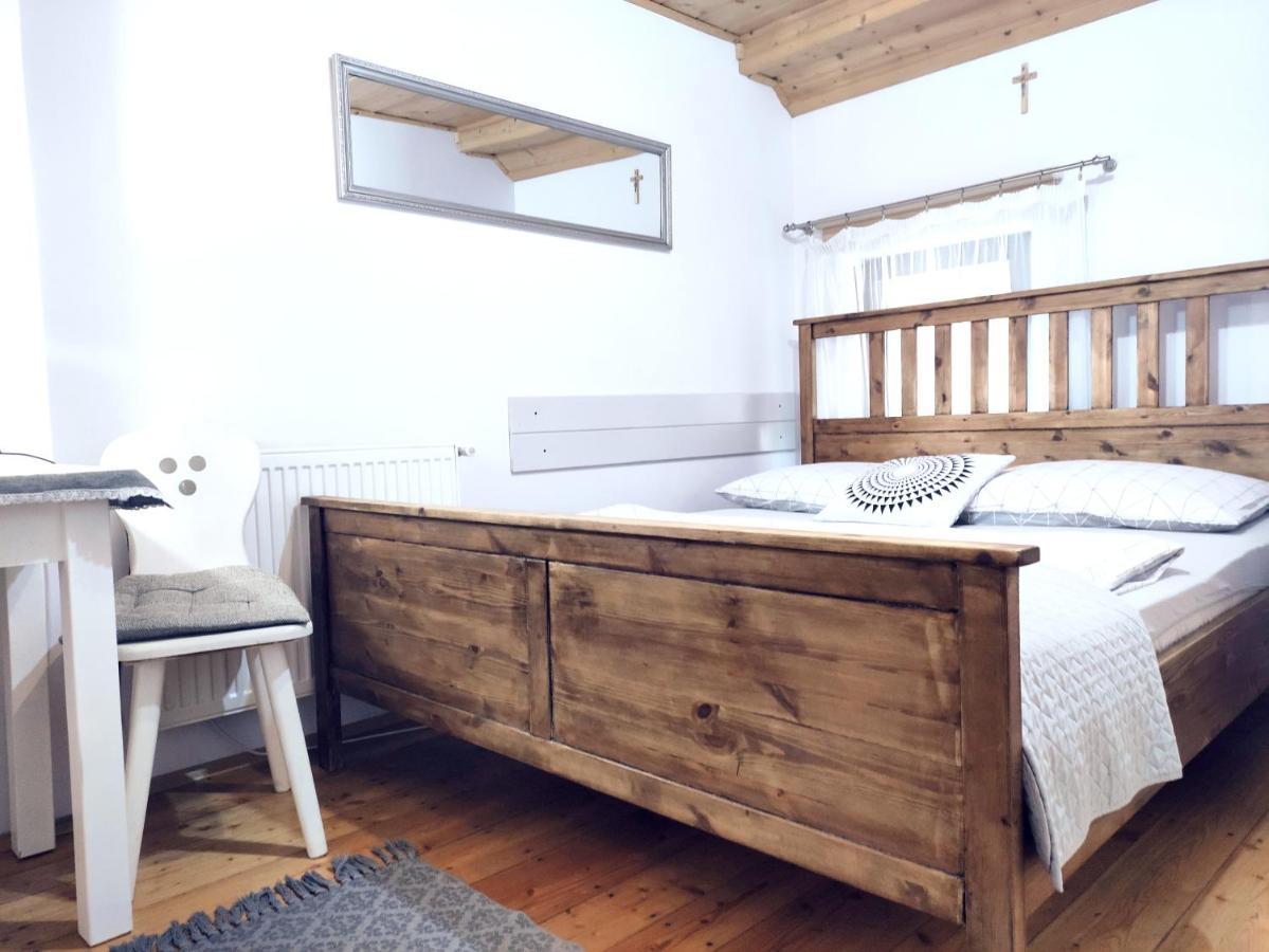 Podkowa Hotel Мисленице Екстериор снимка