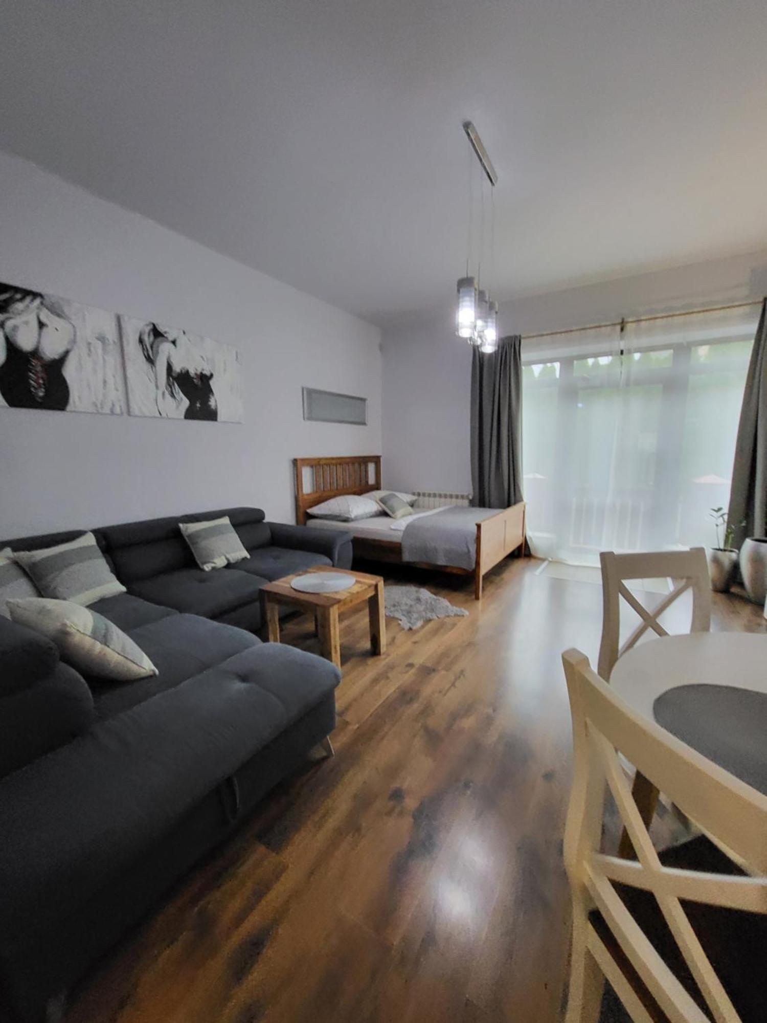 Podkowa Hotel Мисленице Екстериор снимка